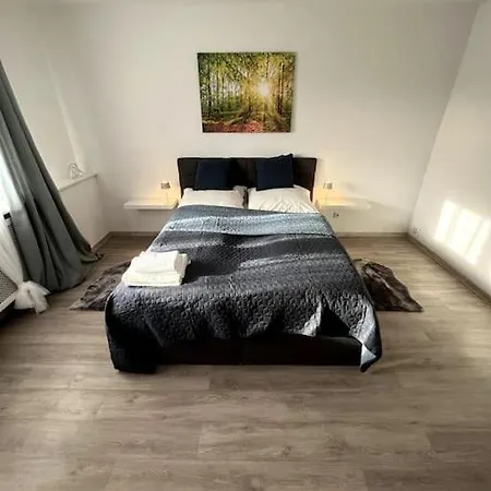 Napa Night Offenburg - Klimaanlage, Balkon, Nahe Messe & Europa-Park Offenburg