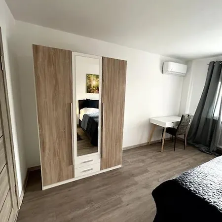 Apartmán Napa Night Offenburg - Klimaanlage, Balkon, Nahe Messe & Europa-Park *