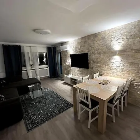 Napa Night Offenburg - Klimaanlage, Balkon, Nahe Messe & Europa-Park Offenburg