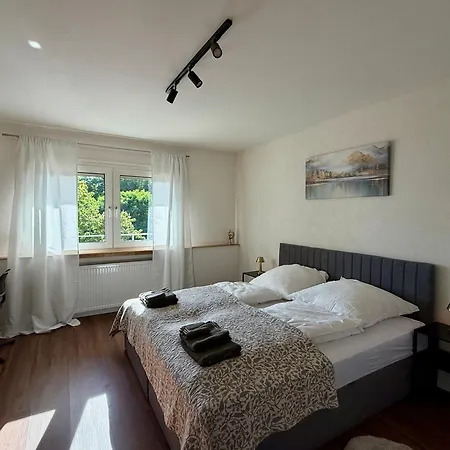 Napa Night Offenburg - Klimaanlage, Balkon, Nahe Messe & Europa-Park