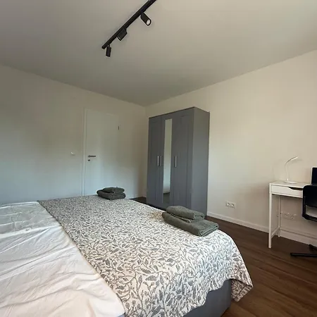 Napa Night - Parkplatz, Balkon, Nahe Messe & Europa-park