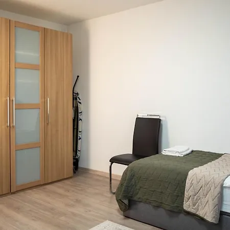 Napa Night Offenburg - Klimaanlage, Balkon, Nahe Messe & Europa-Park