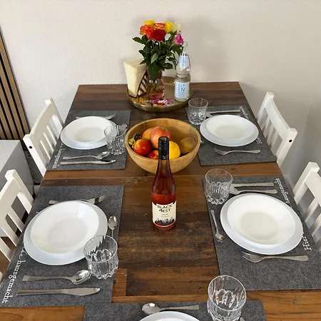 Napa Night - Parkplatz, Balkon, Nahe Messe & Europa-park