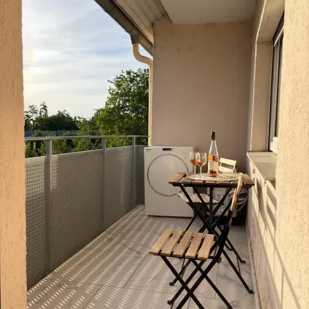 Napa Night - Parkplatz, Balkon, Nahe Messe & Europa-park